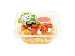 セブン「ピリッと旨い!冷しカレーうどん」など:新発売のコンビニ麺