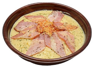 セブン「たっぷりベーコンのカルボナーラ」ほか:新発売のコンビニ麺