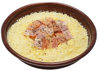 新発売のコンビニ麺:セブン「4種チーズのなめらかカルボナーラ」ほか
