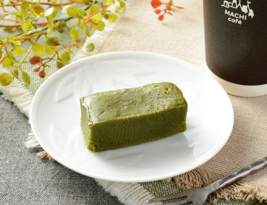 もちっと&ミルク感のローソン「国産小麦のもちっとパンケーキ ほうじ茶クリーム&ホイップ」新発売