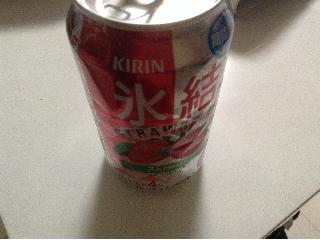 「KIRIN 氷結 ストロベリー 缶350ml」のクチコミ画像 by レビュアーさん