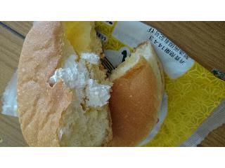 「ヤマザキ 今川焼き風パン もち食感チーズクリーム＆チーズホイップ 袋1個」のクチコミ画像 by レビュアーさん