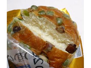 「ヤマザキ おいしい菓子パン しっとり2色の豆パン 袋1個」のクチコミ画像 by つなさん