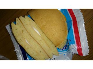 「ヤマザキ もちもちとしたパンケーキ チーズクリーム＆ホイップクリーム 袋2個」のクチコミ画像 by レビュアーさん