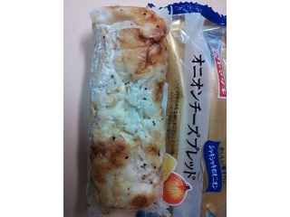 「ヤマザキ おいしい菓子パン オニオンチーズブレッド 袋1個」のクチコミ画像 by かんにゃまんさん