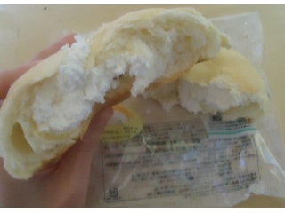 「ファミリーマート こだわりパン工房 ホイップメロンパン 袋1個」のクチコミ画像 by 遊走腎さん