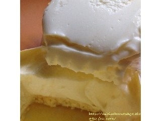 「ファミリーマート Sweets＋ チーズ極まるレアチーズ 袋1個」のクチコミ画像 by マロンまろんさん