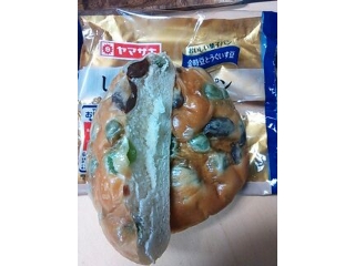 「ヤマザキ おいしい菓子パン しっとり2色の豆パン 袋1個」のクチコミ画像 by かんにゃまんさん