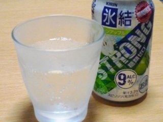 「KIRIN 氷結ストロング グリーンアップル 缶350ml」のクチコミ画像 by chihorinさん