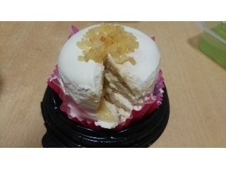 「ローソン Uchi Cafe’ SWEETS 5枚重ねのパンケーキ リコッタ入りクリーム 1個」のクチコミ画像 by はるなつひさん