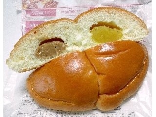 「ヤマザキ 秋の味覚 2色パン 鹿児島県産さつまいものあん＆渋皮マロンクリーム 袋1個」のクチコミ画像 by つなさん