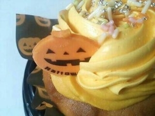 「ローソン Uchi Cafe’ SWEETS パンプキンカップケーキ ハロウィン パック1個」のクチコミ画像 by いちごみるうさん