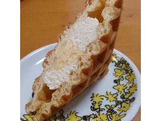 「サンラヴィアン カフェサンラヴィアン BREAD WAFFLE なめらかホイップ×自家炊きカスタード 袋1個」のクチコミ画像 by レビュアーさん