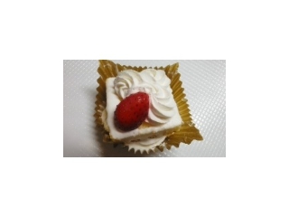 「ロピア 大人 苺のショートケーキ カップ1個」のクチコミ画像 by レビュアーさん