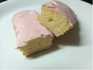 「フジパン ベイクドケーキ いちご 袋1個」のクチコミ画像 by めーぐーさん