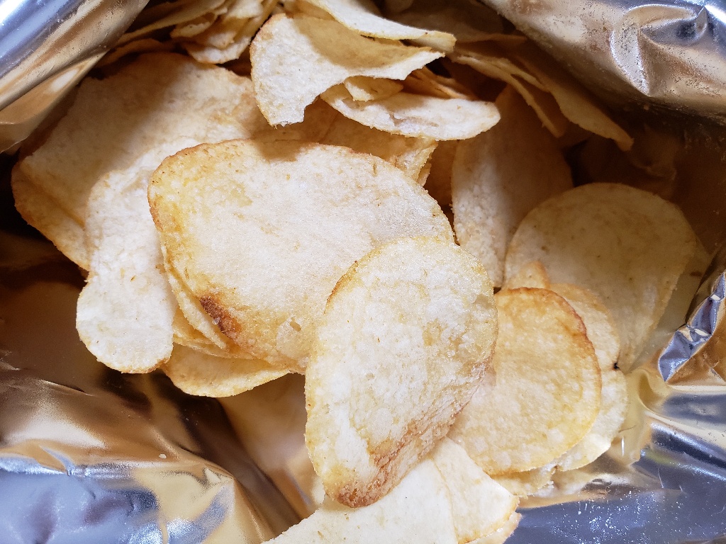 「ポテトチップス 九州しょうゆ味」の商品情報