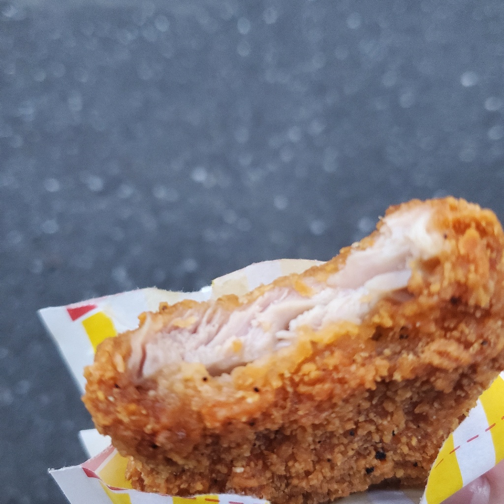 【中評価】ファミリーマート ファミチキの感想・クチコミ・値段・価格情報【もぐナビ】