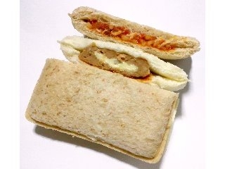 「ヤマザキ ランチパック チーズインハンバーグとナポリタンスパゲティ 袋2個」のクチコミ画像 by つなさん
