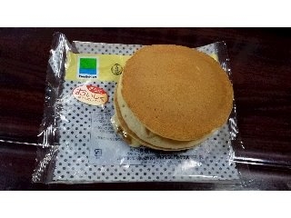 「ファミリーマート こだわりパン工房 もちっとホットケーキ メープル＆マーガリン」のクチコミ画像 by ストロベリーさん