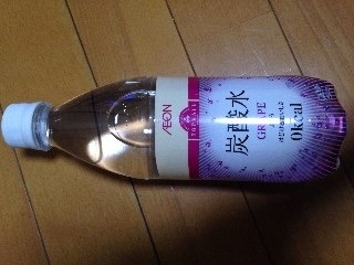 「トップバリュ 甘くない、0kcal 炭酸水 ぶどう ペット500ml」のクチコミ画像 by もえちさん