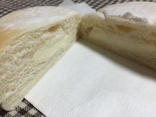 「サークルKサンクス おもちみたいなバニラクリームパン 袋1個」のクチコミ画像 by レビュアーさん