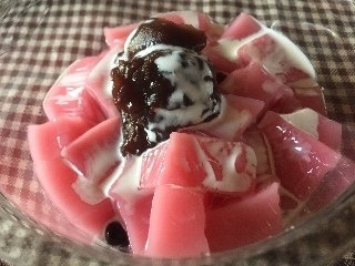 「岡崎物産 粒あんとクリームで食べる さくらのデザート カップ285g」のクチコミ画像 by レビュアーさん