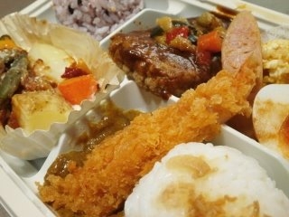 「ファミリーマート ハンバーグと野菜グラタン仕立てのお弁当」のクチコミ画像 by にょろリさん