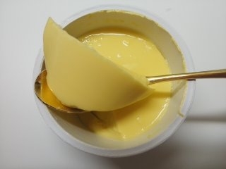 「森永 アーモンドミルクでつくった低糖質プリン ミルクカスタード カップ75g」のクチコミ画像 by レビュアーさん