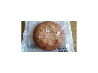 「セブンプレミアム キャラメル香るマカダミアナッツクッキー 袋1枚」のクチコミ画像 by かおダルマさん
