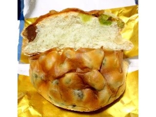 「ヤマザキ おいしい菓子パン しっとり3色の豆パン 袋1個」のクチコミ画像 by つなさん