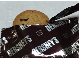「ロッテ HERSHEY’S チョコチップクッキー 箱11枚」のクチコミ画像 by エリリさん