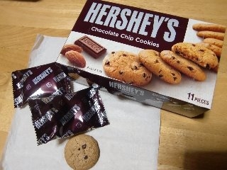 「ロッテ HERSHEY’S チョコチップクッキー 箱11枚」のクチコミ画像 by yu tweetyさん