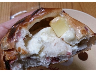 「Pasco クランベリーチーズパン 袋1個」のクチコミ画像 by レビュアーさん
