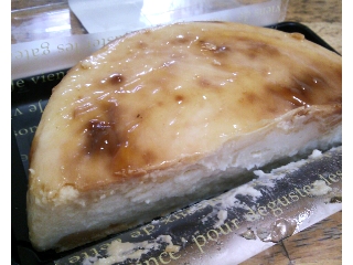 「プレシア 6種のチーズの味わい 濃厚しっとりチーズケーキ パック1個」のクチコミ画像 by hunyaさん