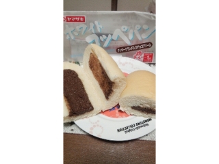 「ヤマザキ ホワイトコッペパン クッキークランチ入りチョコクリーム 袋1個」のクチコミ画像 by ぷりんタルトさん