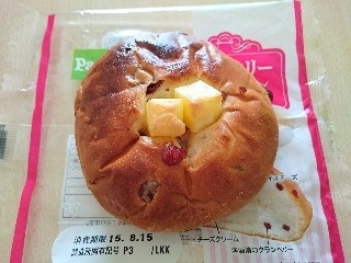 「Pasco クランベリーチーズパン 袋1個」のクチコミ画像 by じばにゃんさん