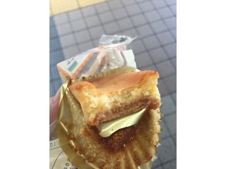 「ファミリーマート Sweets＋ 濃厚ベイクドチーズケーキ 袋1個」のクチコミ画像 by ちぇるるさん