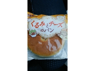 「木村屋 くるみとチーズのパン 袋1個」のクチコミ画像 by ﾙｰｷｰｽﾞさん