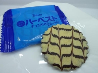 「東ハト ハーベスト チョコメリゼ クッキー＆クリーム 箱2枚×8」のクチコミ画像 by キックンさん