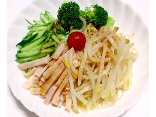 「日清 日清のラーメン屋さん 冷し中華 柚子おろし和風醤油だれ 袋300g」のクチコミ画像 by つなさん