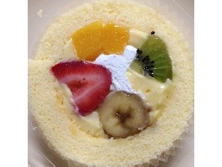 「ローソン Uchi Cafe’ SWEETS プレミアムフルーツロールケーキ 袋1個」のクチコミ画像 by マロンまろんさん