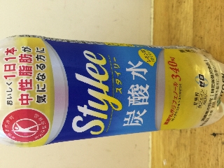 「伊藤園 スタイリー 炭酸水 レモン味 ペット500ml」のクチコミ画像 by 好物は栗さん