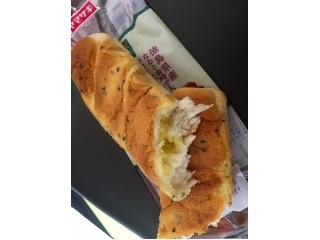 「ヤマザキ 徳島県産なると金時芋入りクリームのおいもぱん 袋1個」のクチコミ画像 by Kotoさん