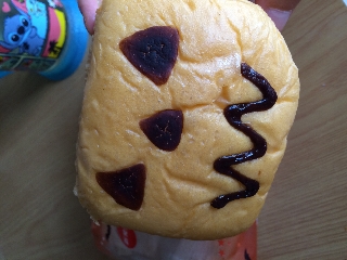 「セブン-イレブン チョコクッキーホイップのパン 袋1個」のクチコミ画像 by TやっきーだQさん