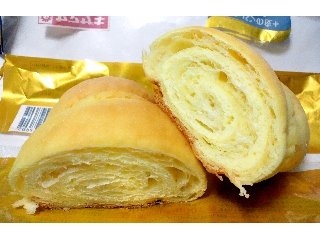 「ヤマザキ おいしい菓子パン メロンクロワッサン 袋1個」のクチコミ画像 by つなさん