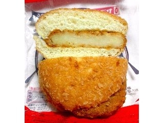 「山崎製パン はみでるバーガー クリーミーコロッケ かに入り 袋1個」のクチコミ画像 by つなさん