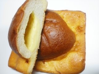 「ファミリーマート こだわりパン工房 カスタードクリームのパン 袋1個」のクチコミ画像 by レビュアーさん