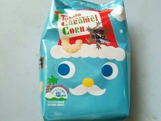 「東ハト たのしいクリスマスキャラメルコーン 粉雪ミルク味 袋61g」のクチコミ画像 by いちごみるうさん
