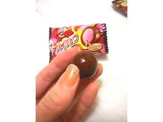 「森永製菓 チョコ玉 ハイチュウ ストロベリー味 袋10g」のクチコミ画像 by Funkyさん
