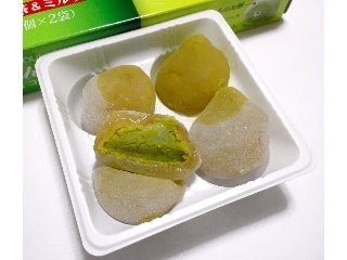 「ブルボン mochi chocolat 宇治抹茶＆ミルク 箱4個×2」のクチコミ画像 by つなさん